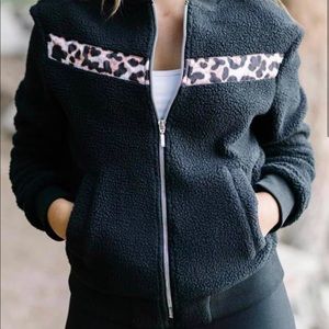 Leopard Flying V Fleece Jacket Xlg 
Original Price: $75.00